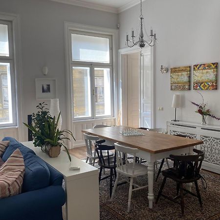 Urban Haven - 3 Beds, 3 Baths, Free Parking, Near Central Market Budapest Exteriör bild