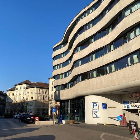 Urban Haven - 3 Beds, 3 Baths, Free Parking, Near Central Market Budapest Exteriör bild
