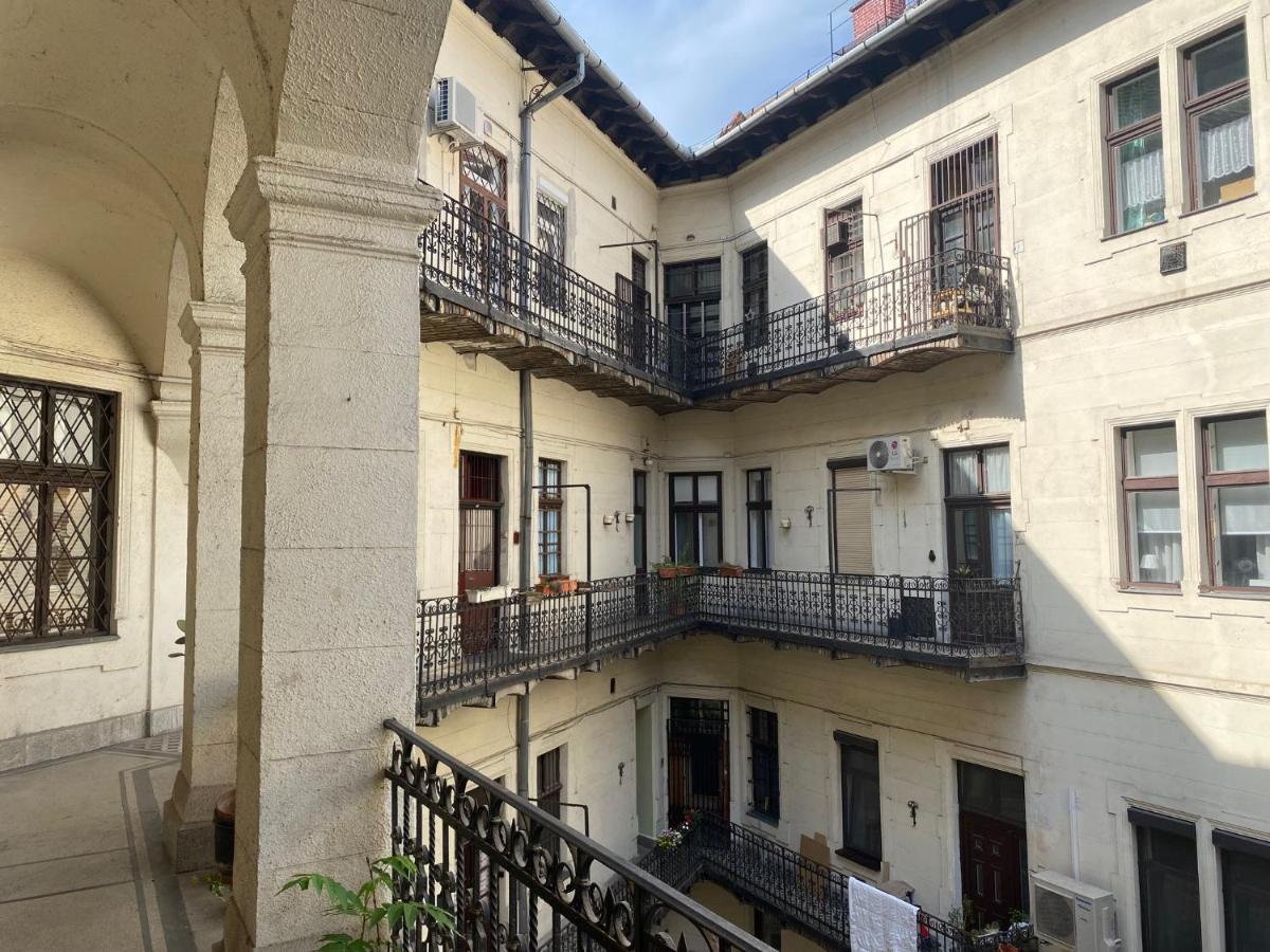 Urban Haven - 3 Beds, 3 Baths, Free Parking, Near Central Market Budapest Exteriör bild
