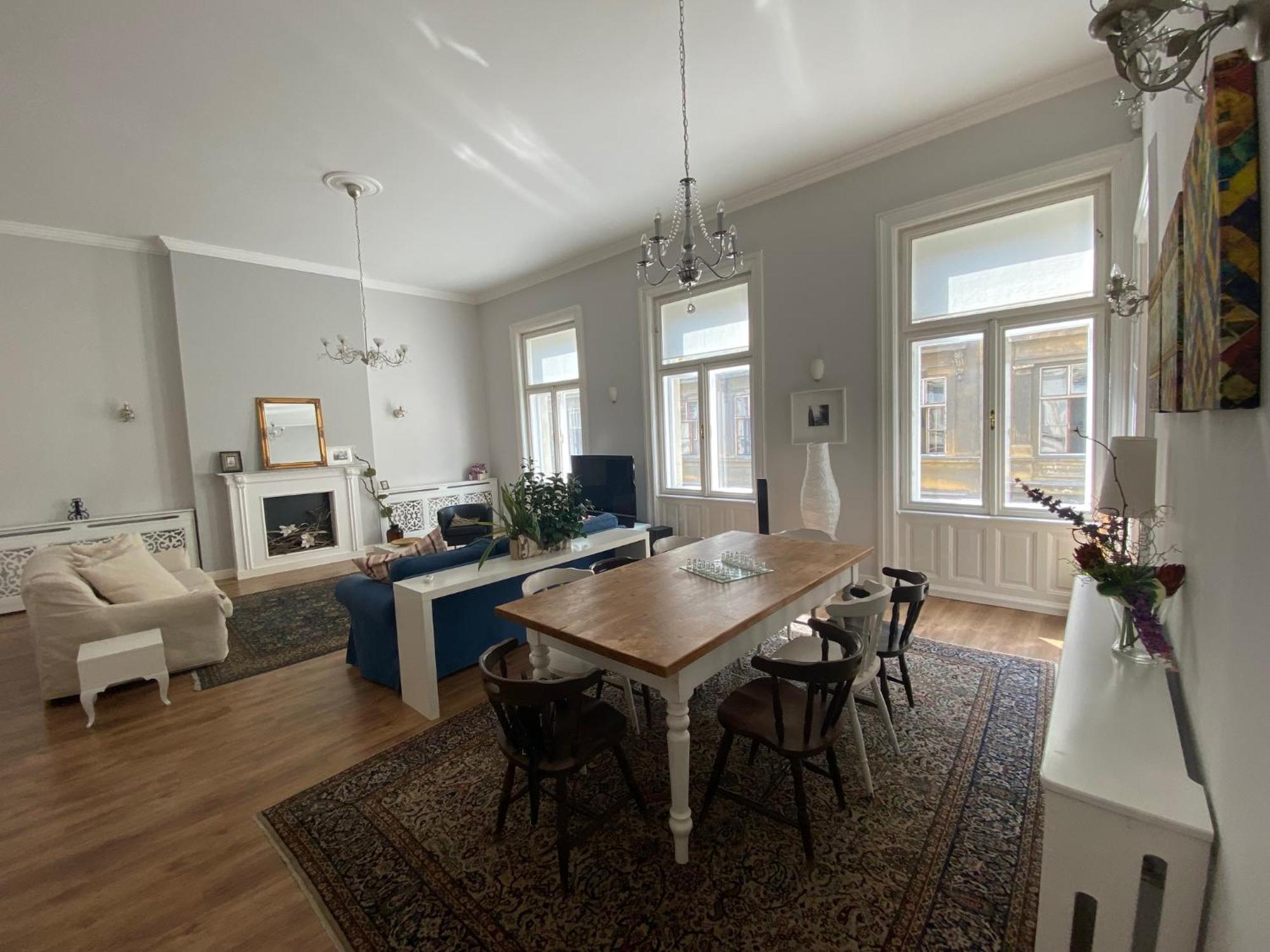Urban Haven - 3 Beds, 3 Baths, Free Parking, Near Central Market Budapest Exteriör bild