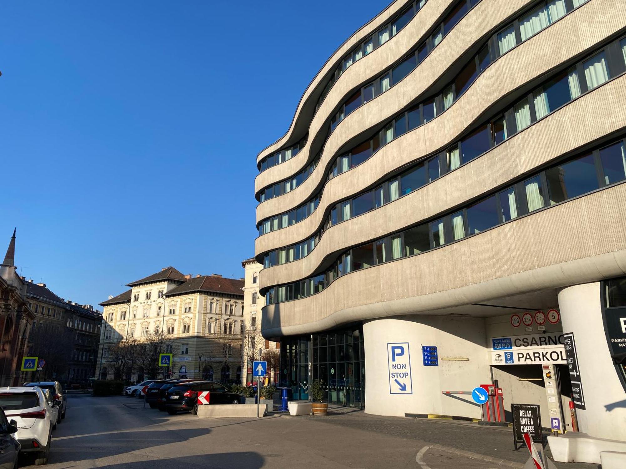 Urban Haven - 3 Beds, 3 Baths, Free Parking, Near Central Market Budapest Exteriör bild