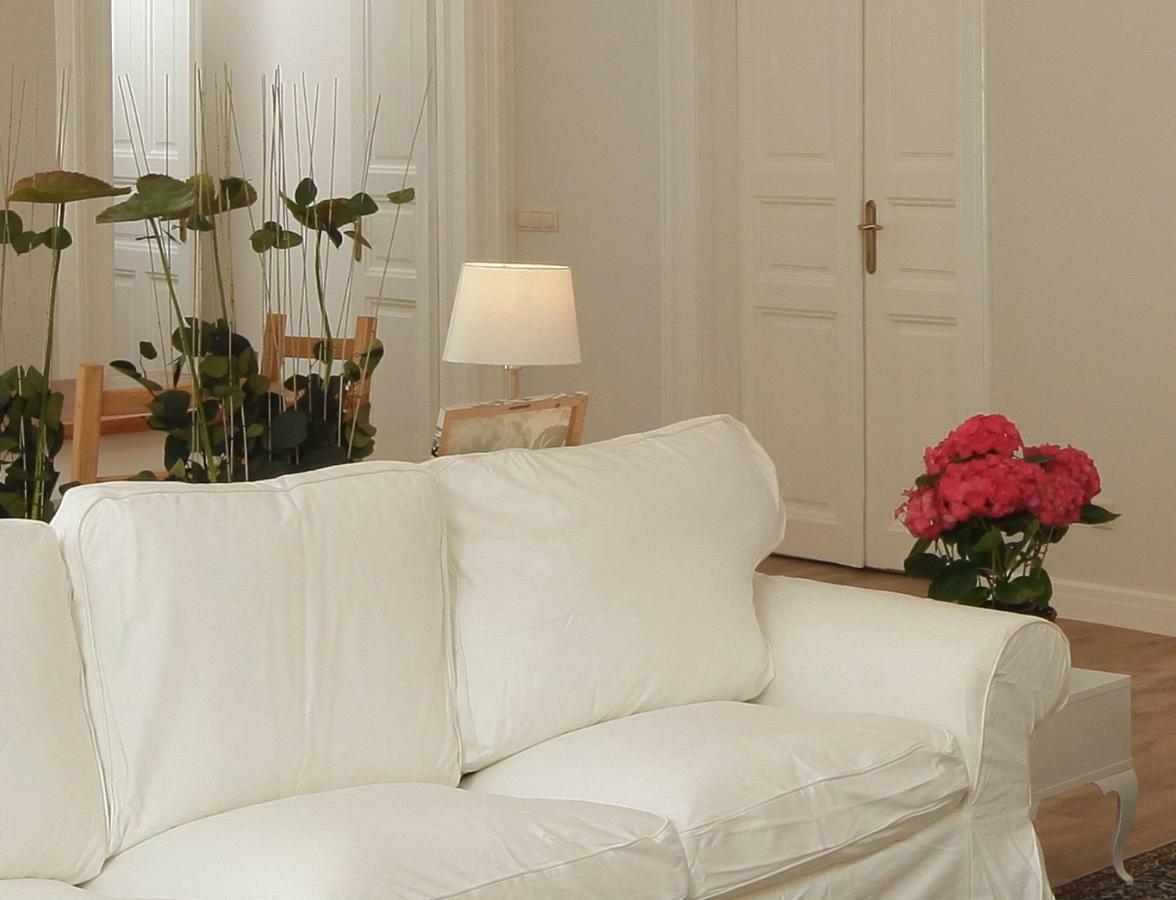 Urban Haven - 3 Beds, 3 Baths, Free Parking, Near Central Market Budapest Exteriör bild